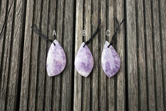 Natural Lavender Amethyst (Madagascar) freeform pendant (ETP00147)