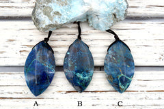 Rare and beautiful Shattuckite freeform pendant (ETP00263)