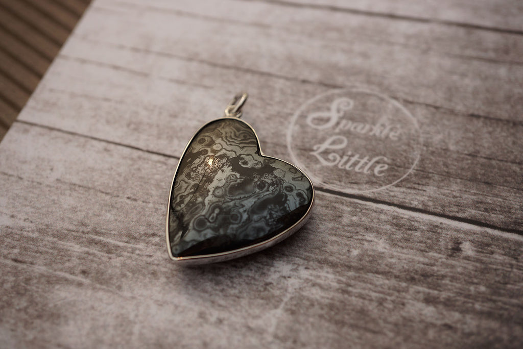 (SPL00136) Psilomelane heart pendant with silver