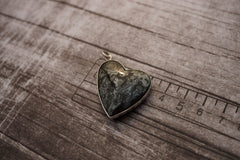 (SPL00136) Psilomelane heart pendant with silver