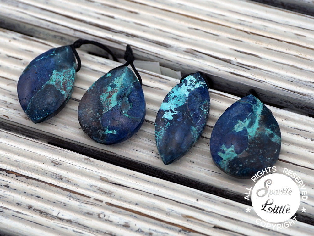 Rare and beautiful Shattuckite freeform pendant  (ETP00260)