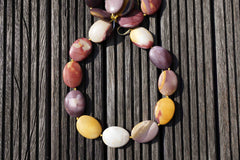 Matte Mookaite jasper 25-30mm freeform beads (ETB00520)