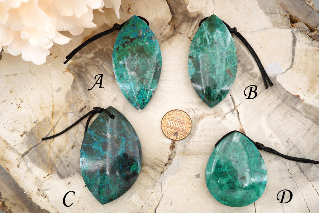 Natural Amazing blue Peruvian Chrysocolla freeform pendant  (ETP00119)