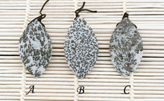 Matte Plume Agate freeform shaped pendants (ETP00225)