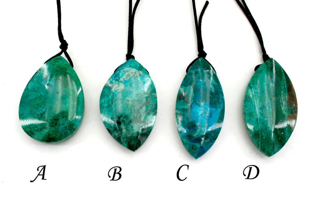 Natural Amazing blue Peruvian Chrysocolla freeform pendant (ETP00331)