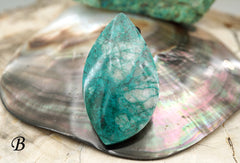 Natural Amazing blue Peruvian Chrysocolla freeform pendant  (ETP00117)