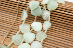 New Jade 15.5-17.5mm handmade shell shape beads (ETB01313)
