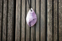 Natural Lavender Amethyst (Madagascar) freeform pendant (ETP00146)