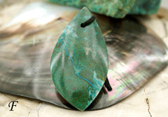 Natural Amazing blue Peruvian Chrysocolla freeform pendant  (ETP00117)