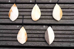 Matte Honey Palm Wood freeform pendant (ETP00129)