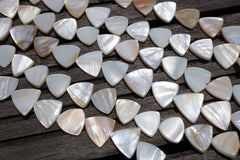 Pink Mother of Pearl / MOP 13-17mm triangle beads (ETB00374)
