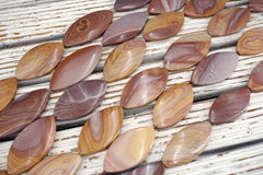 Hickorite oval shape 24-33mm  (ETB01879) Healing crystal/Reiki healing/Healing necklace