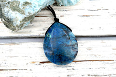 Rare and beautiful Shattuckite freeform pendant (ETP00261)