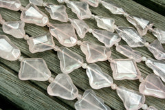 Rose Quartz (Madagascar) freeform beads (ETB00997)