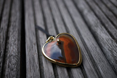 Condor Agate heart shape pendant with brass (ETP00148)