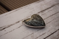 (SPL00136) Psilomelane heart pendant with silver