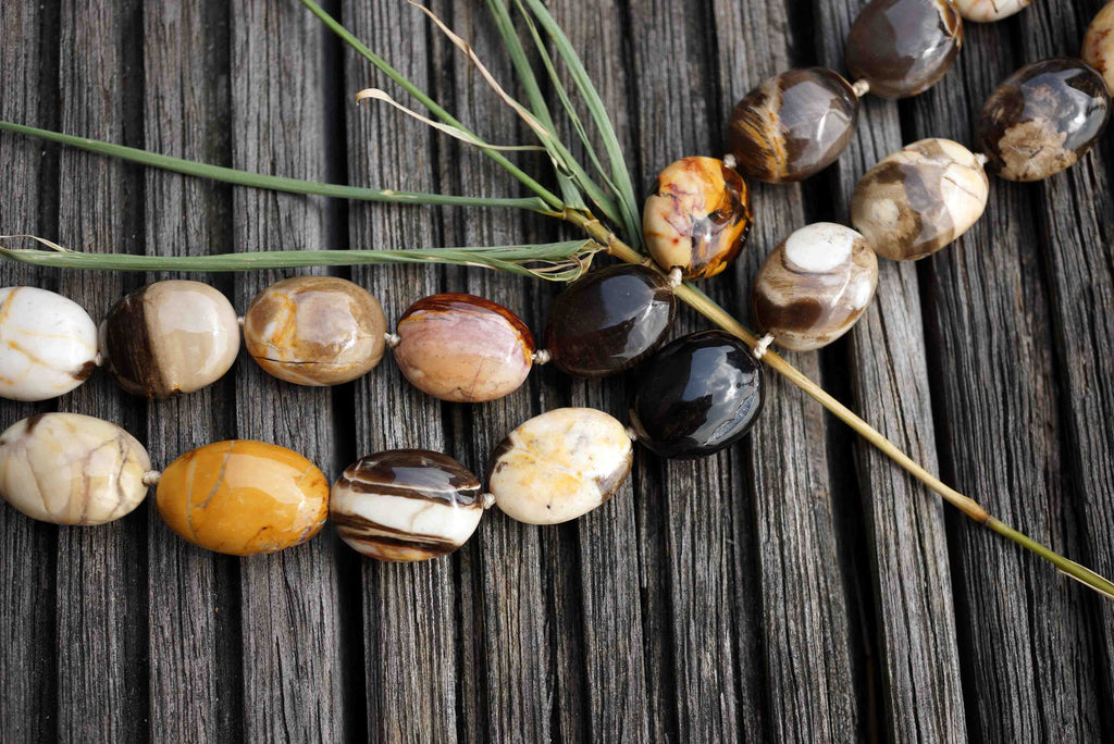 Rare & beautiful Australian Fossil Peanut Wood 13-15mm oval beads (ETB00593)