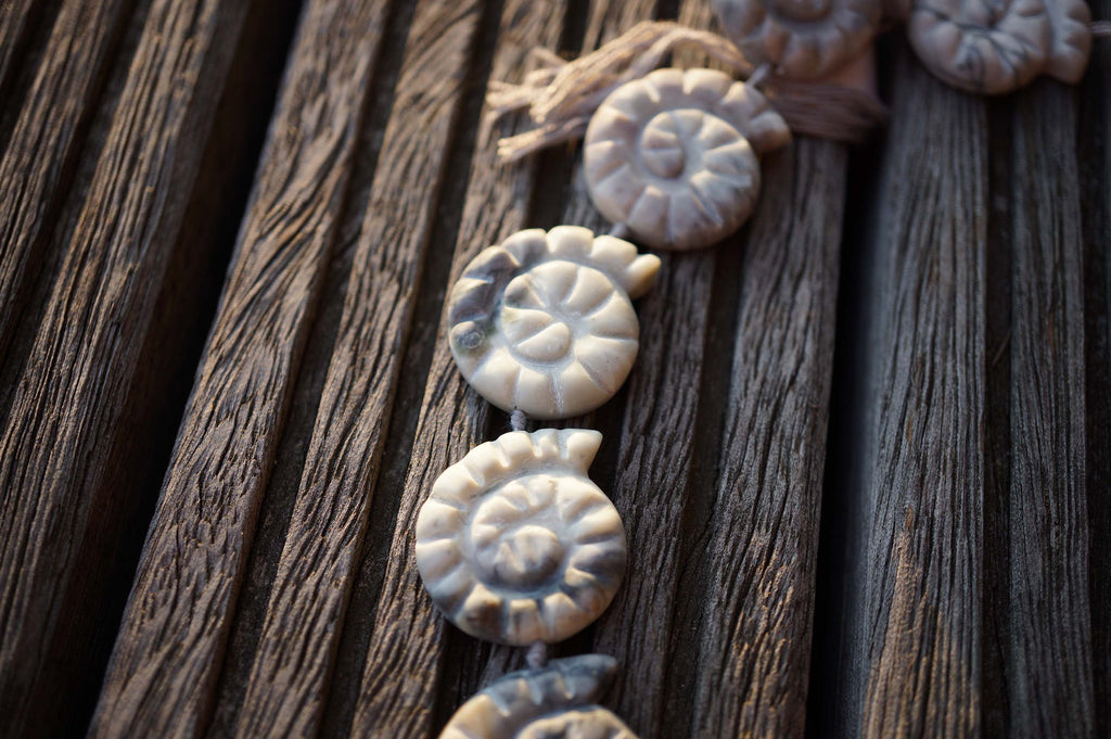 Matte Picasso Jasper from Utah 20-22mm spiral/ snail beads (ETB00300)