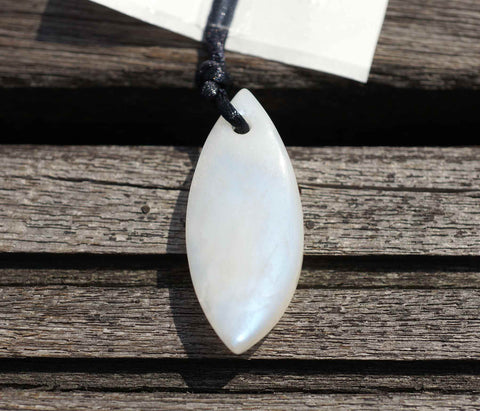 Rainbow Moonstone Marquise pendant (ETP00099)