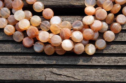 Shiny polished Moonstone 11-13mm button beads (ETB00105)