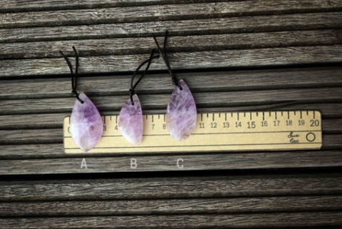 Natural Lavender Amethyst (Madagascar) freeform pendant (ETP00146)