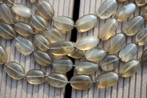 Shiny polished Silver Moonstone A grade 12-14mm oval beads (ETB00109)