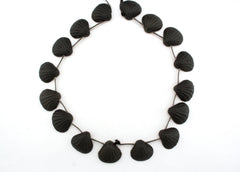 Matte Black Onyx 22.5-25mm shell shape beads (ETB01305)