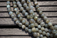 Labradorite (Madagascar) 7-8mm round beads (ETB00135)