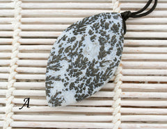 Matte Plume Agate freeform shaped pendants (ETP00225)